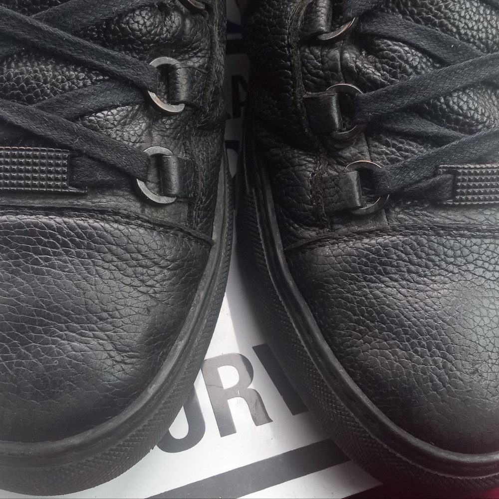 Balenciaga Men's High Top Sneakers - Picture 4 of 8